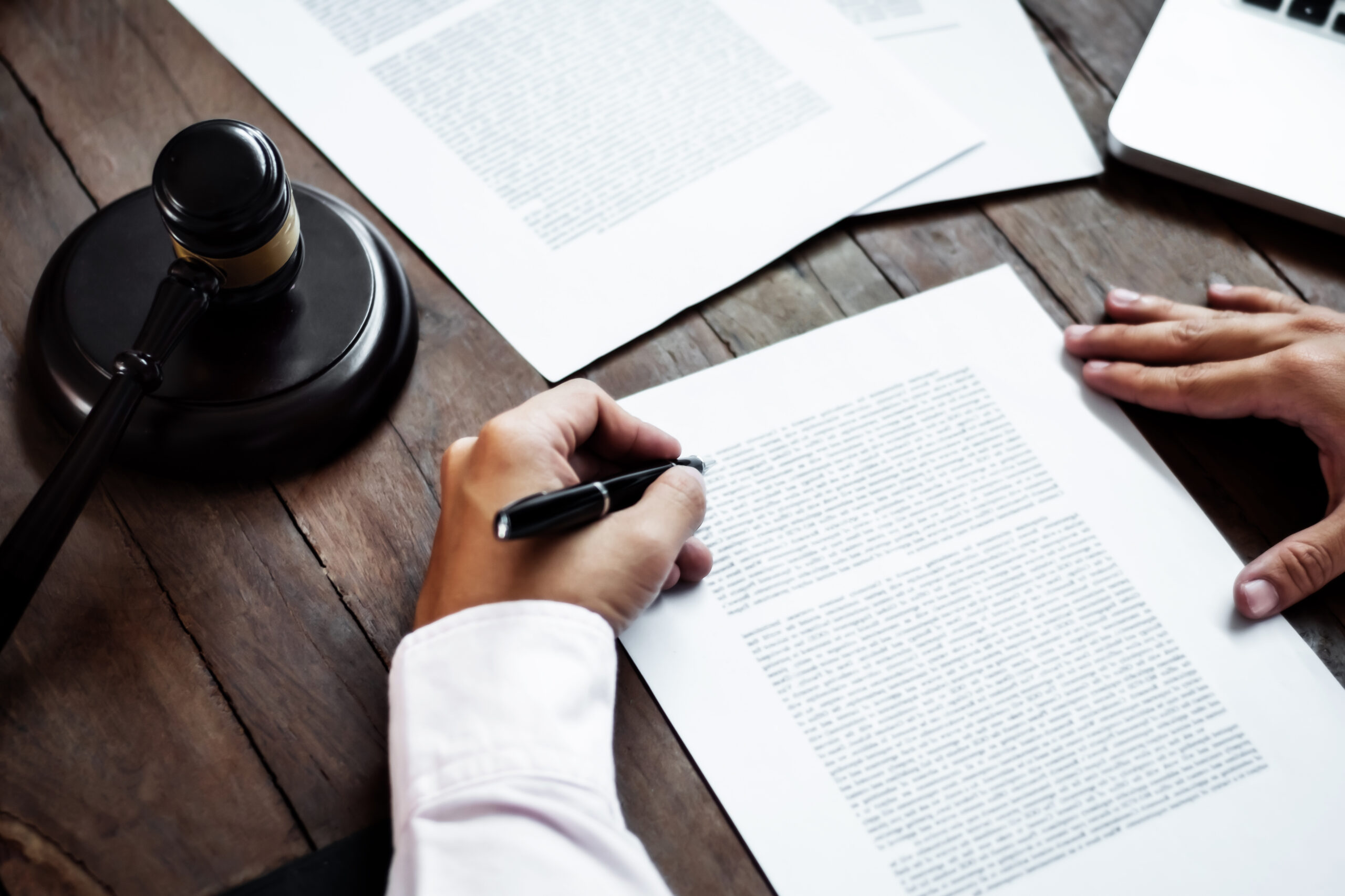 Review of court documents for a jure sanguinis citizenship case under Italian law